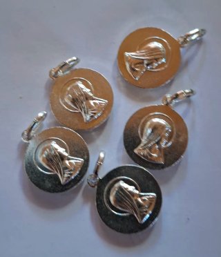 Lote 5 Medallas Nuestra Señora de Lourdes