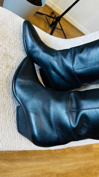 Botas altas negras de cuero
