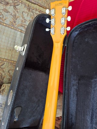 Guitarra ..Harley Benton tipo DC tv yelow