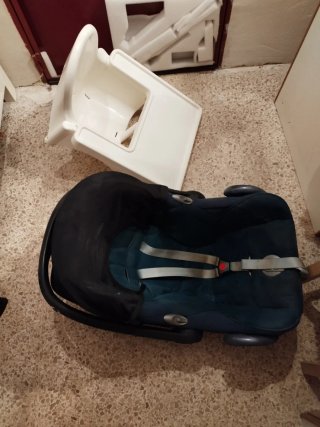 Maxi-Cosi y Trona Ikea