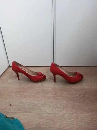 Zapatos de tacón Sara Navarro rojos Talla 40