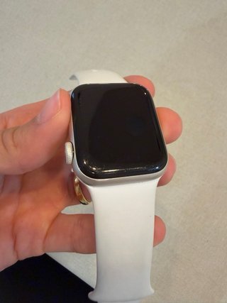 Apple Watch SE GPS + Cellular 40mm