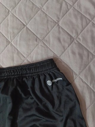 Pantalón corto Adidas negro