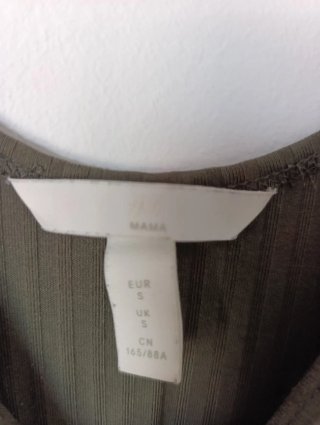 Vestido premamá verde acanalado