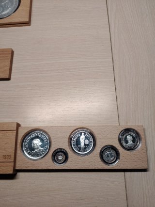 Pesetas 1492-1992 Caja Madera Certificado