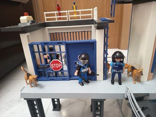 Comisaría de Policía con Helicóptero de playmobile