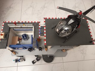 Comisaría de Policía con Helicóptero de playmobile