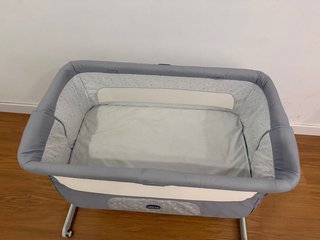 Cuna de colecho Chicco gris