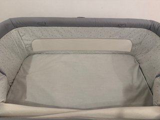 Cuna de colecho Chicco gris