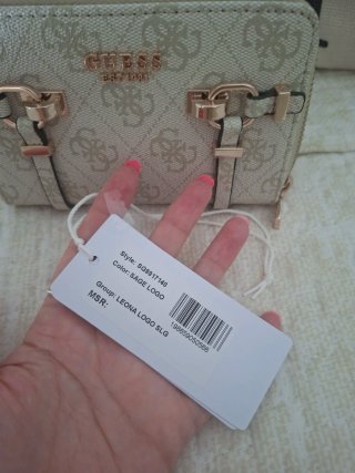 Cartera Guess Beige y Dorada