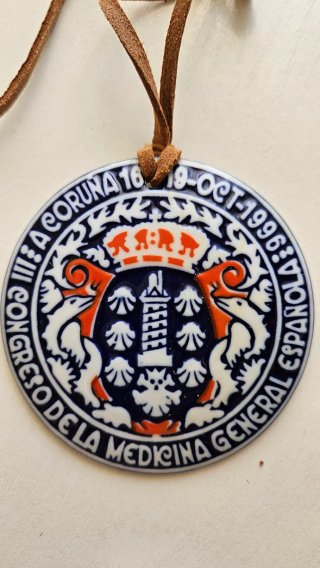 Medallón Sargadelos, Congreso Medicina 1996; 8 cm.
