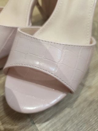 Zapatos de tacón rosa
