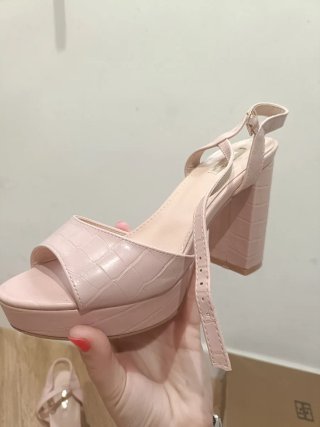 Zapatos de tacón rosa