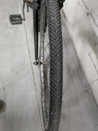 Bicicleta de paseo negra