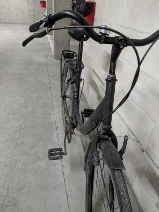 Bicicleta de paseo negra
