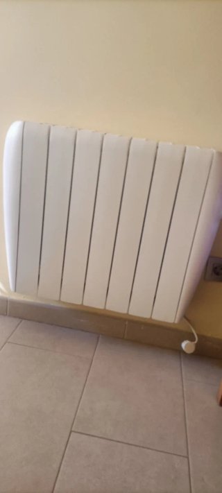 Lote 4 Radiadores Eléctricos Bajo Consumo y toalle