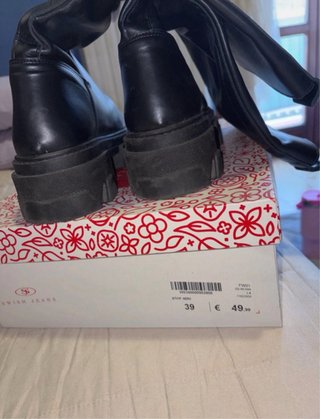 Stivali neri platform donna.