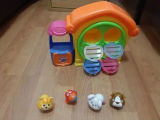 Casa de juegos con animales