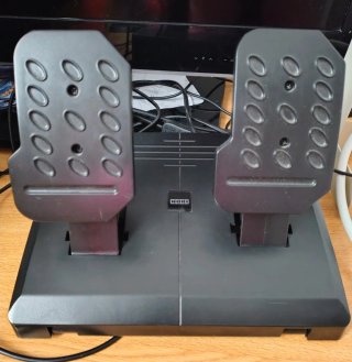 Volante y Pedales PS4