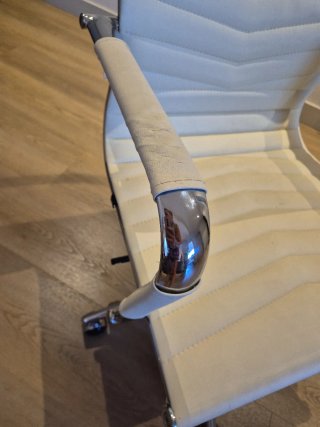 Silla de oficina regulable con ruedas