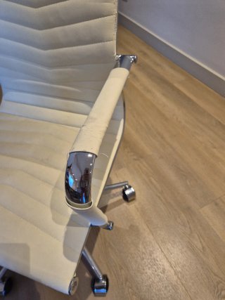 Silla de oficina regulable con ruedas