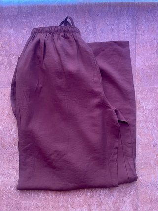 Pantalón lino marrón