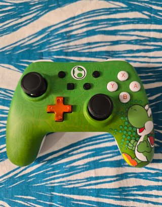 Mando Nintendo Switch Yoshi. Nuevo