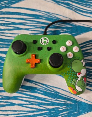 Mando Nintendo Switch Yoshi. Nuevo