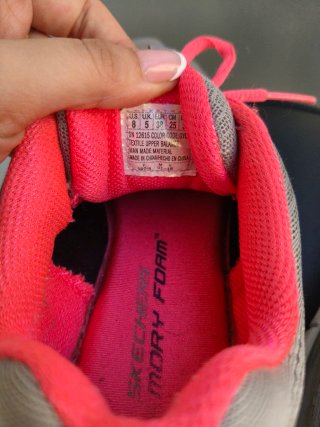 Zapatillas Skechers memory form Gris y Rosa