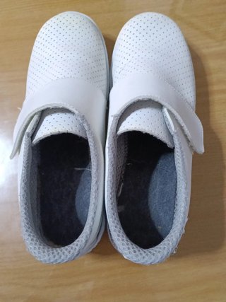 Zapatos de trabajo DIAN blancos