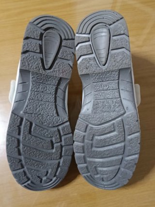 Zapatos de trabajo DIAN blancos