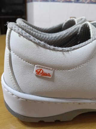 Zapatos de trabajo DIAN blancos