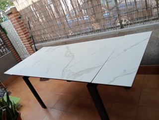 Mesa Comedor Marmol y Metal Negra