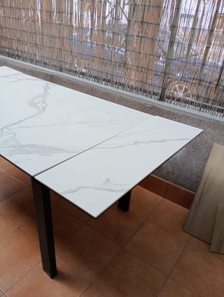 Mesa Comedor Marmol y Metal Negra