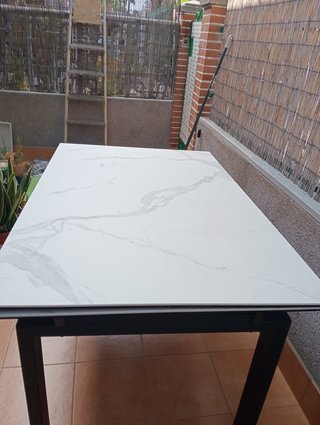 Mesa Comedor Marmol y Metal Negra