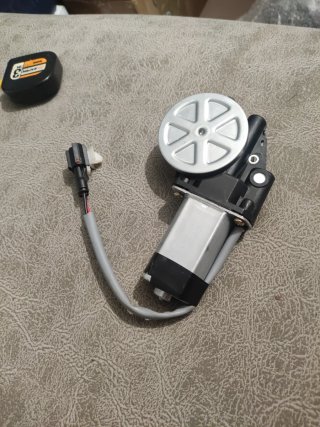 Motor elevalunas Kia Izquierdo 83450-3E000