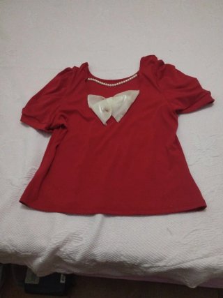 Jersey rojo manga corta con lazo