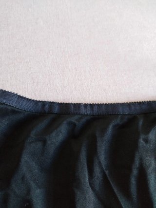 Lingerie nera con pizzo beige