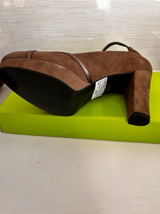 Zapatos tacon color topo