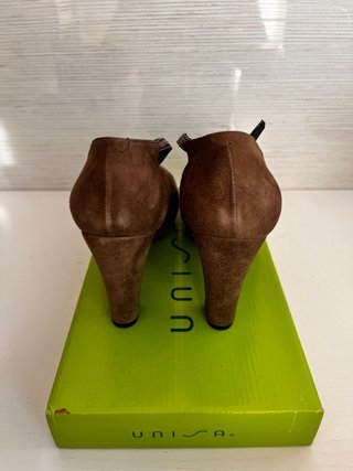Zapatos tacon color topo