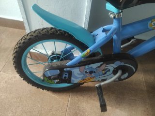 Bicicleta infantil Stitch (3-6 anni) + ruote