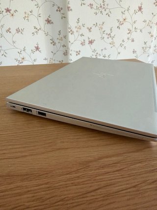 HP EliteBook 640 G10 Plata