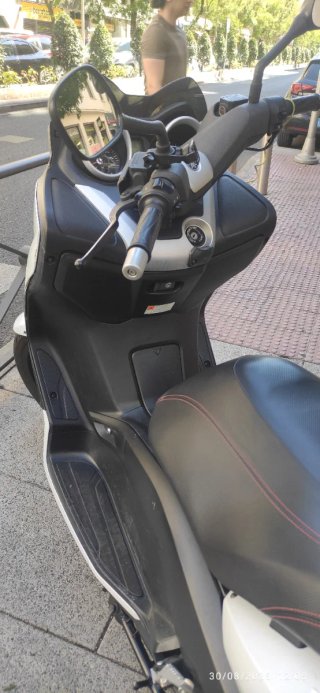 Yamaha XMAX 250 Maxi Scooter