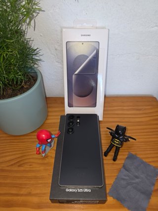 Samsung S25 Ultra con Cargador y Caja