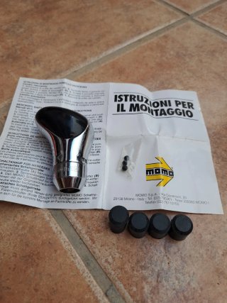 Pomo Palanca Cambios MOMO Cromado Negro