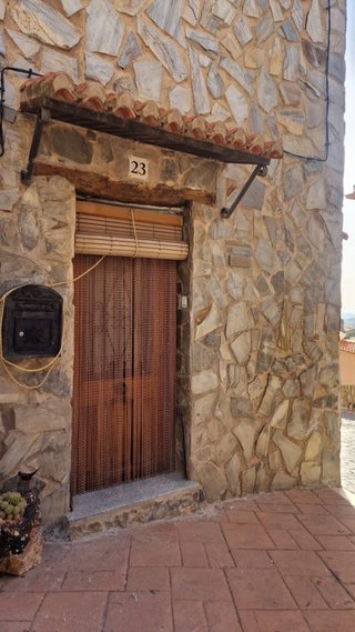 Bonita casa de 3 alturas en Torás