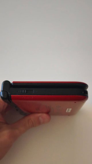 Nintendo 3DS XL Rossa (con custodia)