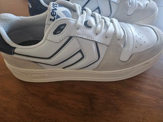 Zapatillas Levis Blancas y Azules