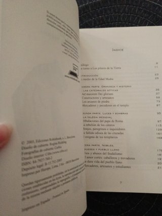 Mas Alla de Los Pilares de la Tierra