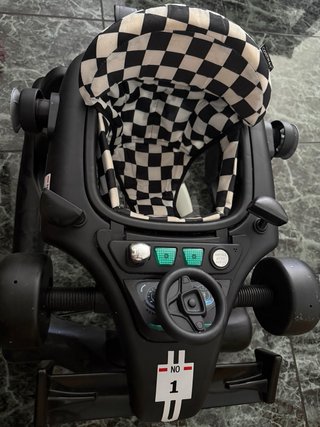 Andador infantil coche de carreras